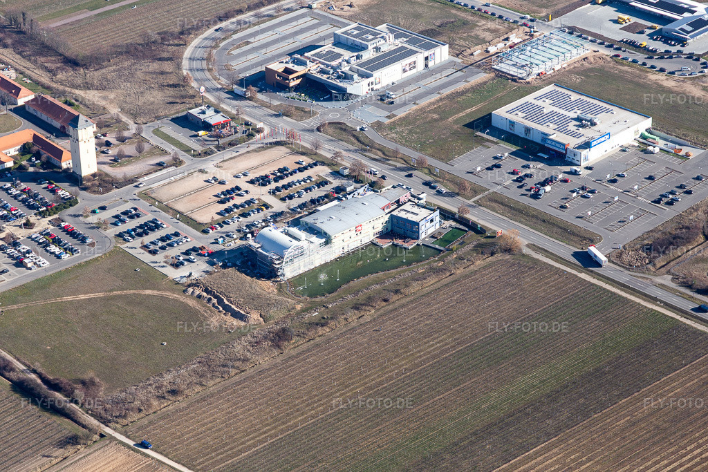 Luftbild: Pfizenmeier Fitness in Neustadt an der Weinstraße im Bundesland Rheinland-Pfalz in Deutschland. Foto: IMG_112752.jpg vom 27.02.2019 durch Werner Riehm/FLY-FOTO.de