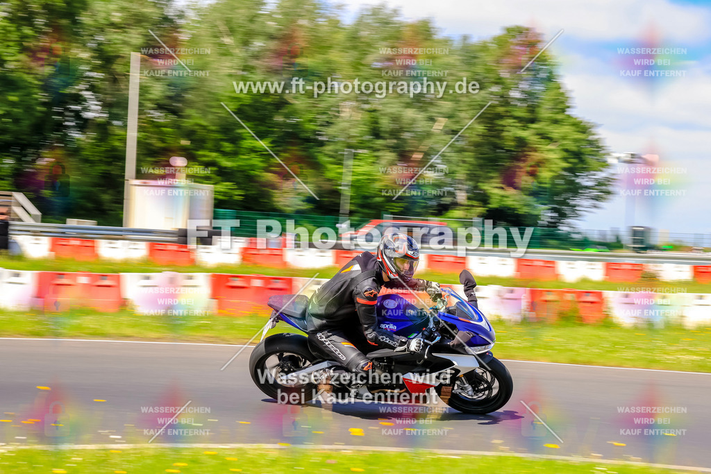 VBK-8075 | Hier findet Ihr Bilder von Touristenfahrten auf der Nürburgring Nordschleife oder von anderen Veranstaltungen die ich besucht habe. Viel Spass beim Durch Schauen 