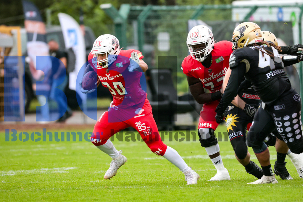 GFL: Paderborn Dolphins vs. New Yorker Lions{date} -  | {headline}(Foto: Sebastian Sendlak / BOND) - Realisiert mit Pictrs.com