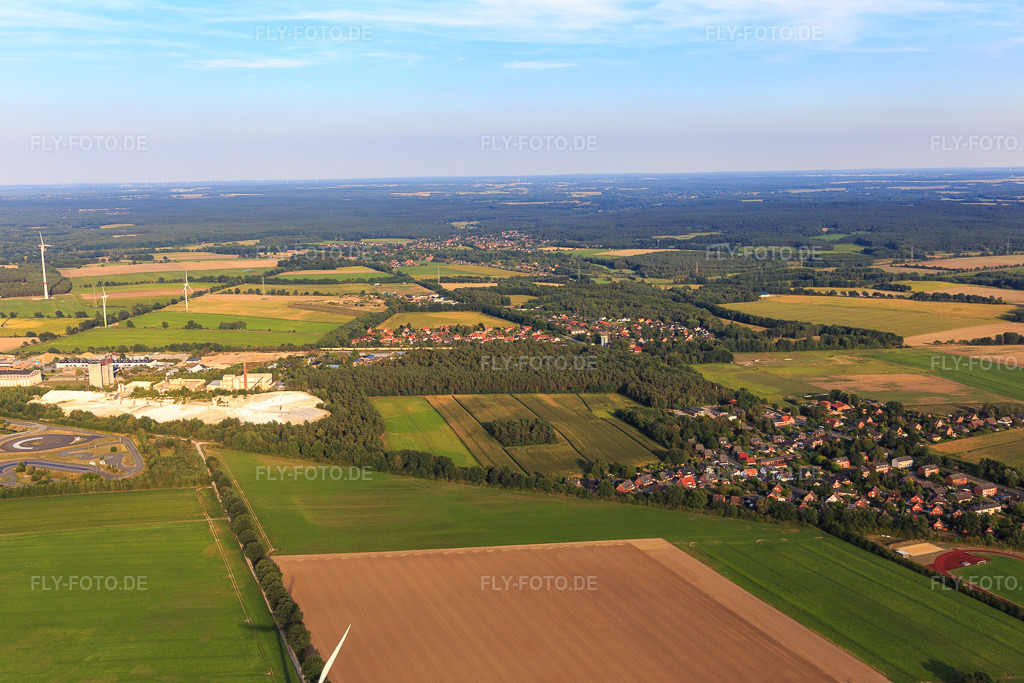 Luftbild: Gipswerk Embsen GmbH im Ortsteil Wagenhorst in Embsen im Bundesland Niedersachsen in Deutschland. – Foto: IMG_110046.jpg vom 16.08.2018 durch Werner Riehm/FLY-FOTO.de – Auflösung des Originals: 5472 x 3648 px – Knauf Gips | Knauf