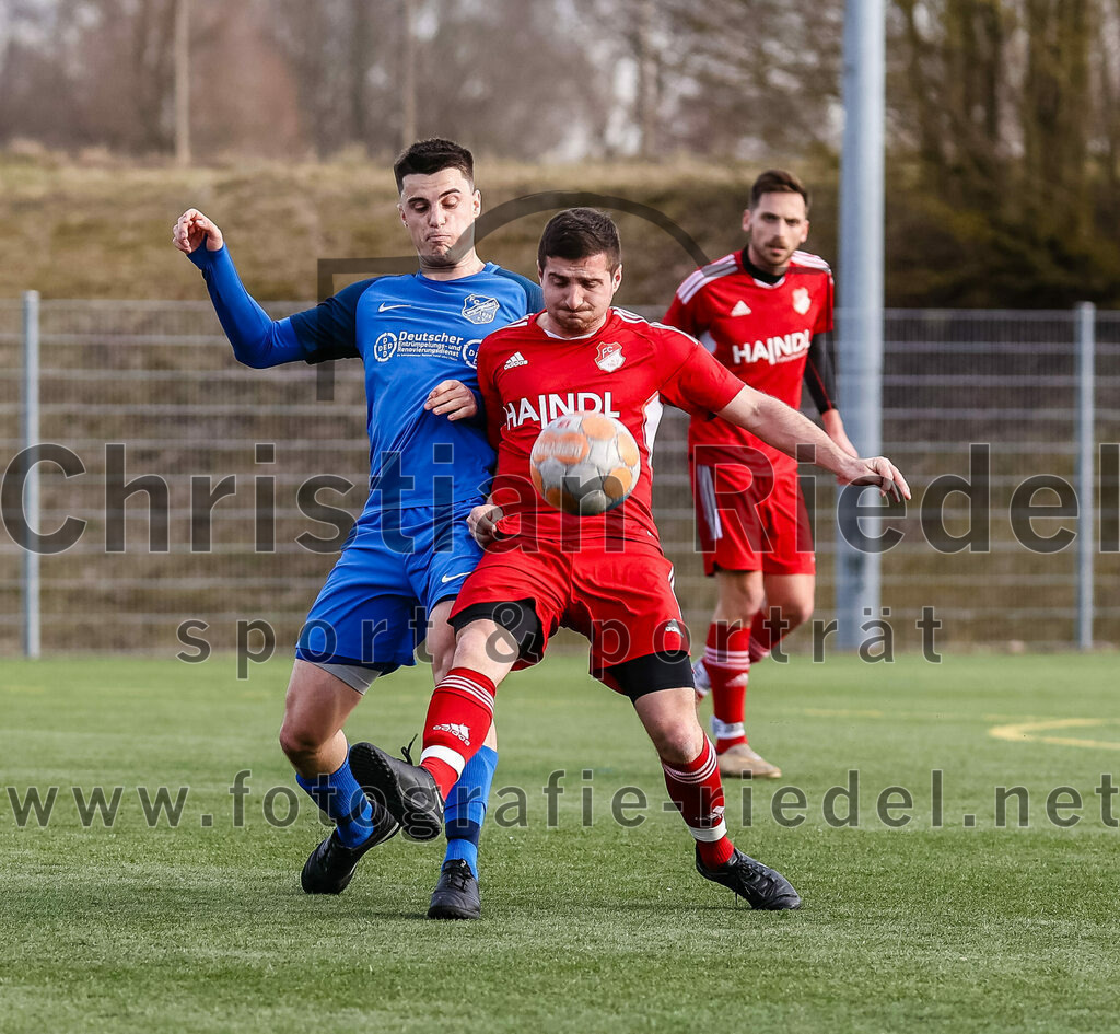 2024-02-24_100_FC_Langengeisling_gegen_FC_Walkertshofen | Erding, Deutschland, 24.02.2024:
Fußball, Bezirksliga Oberbayern Ost 2023 / 2024, Testspiel, FC Langengeisling gegen FC Walkertshofen, Endergebnis: 5:3

Paul Bucher (FC Langengeisling, #18), Thomas Resner (FC Walkertshofen, #18)

Foto: Christian Riedel / fotografie-riedel.net