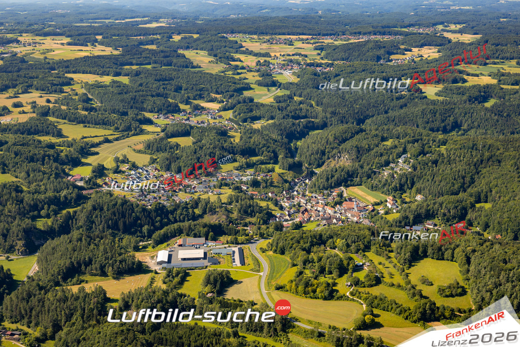 Das Luftbild zeigt :  Obertrubach - Die Luftaufnahme wurde 2024 vom UL-Flugzeug aus erstellt ( keine Drohne ) - Hochauflösende Luftaufnahme - Für grossformatige Ausdrucke geeignet. Die Geschenkidee !Mit Lizenz und Bildrechte bestellbar