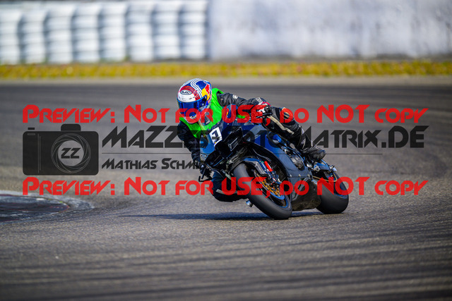 MaZZes_Fotomatrix_20250527_6007705_2857 | WEISS