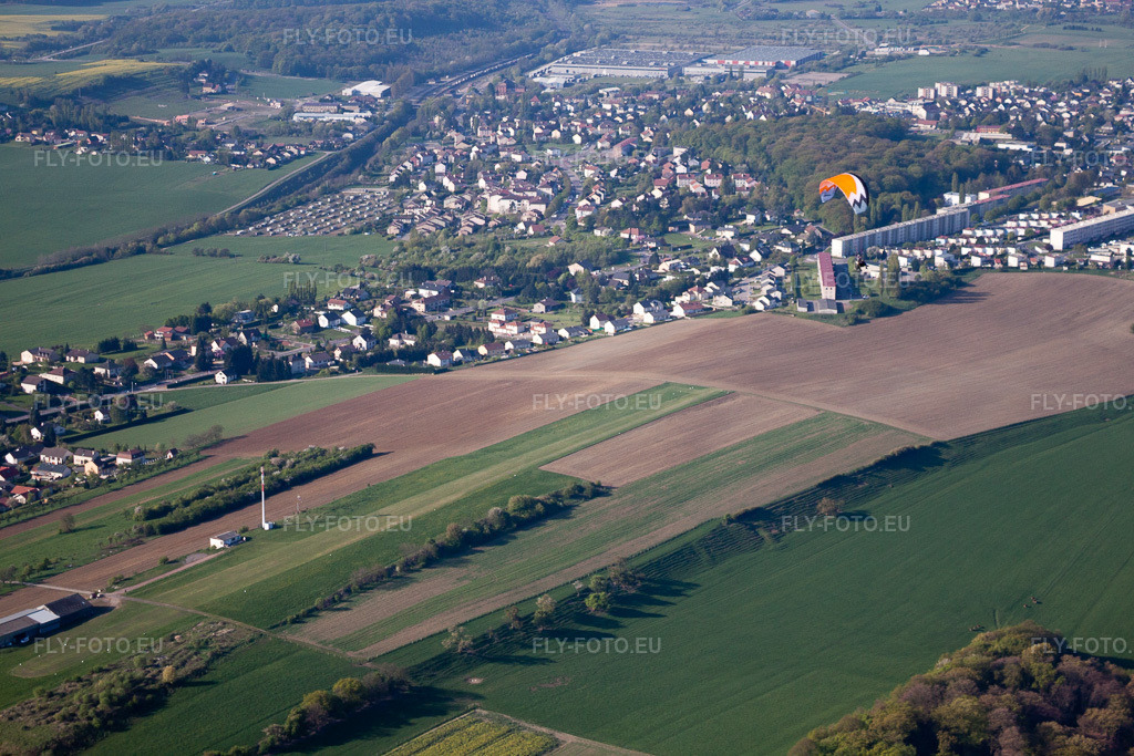 Vue aérienne: Vue de la ville à Saint-Avold dans le département Moselle, France. Photo: IMG_39668.jpg prise le 16/04/2011 par Werner Riehm/FLY-FOTO.eu – Résolution de l'original: 4752 x 3168 px