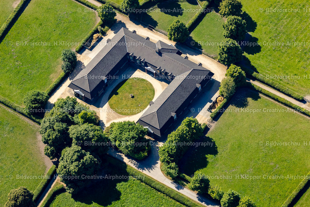 Luftbild Bedburg-3375 | Luftbildfotografie und Luftbild BedburgGebäude und Parkanlagen des Gutshauses in Bergheim im Bundesland Nordrhein-Westfalen, Deutschland - Realisiert mit Pictrs.com
