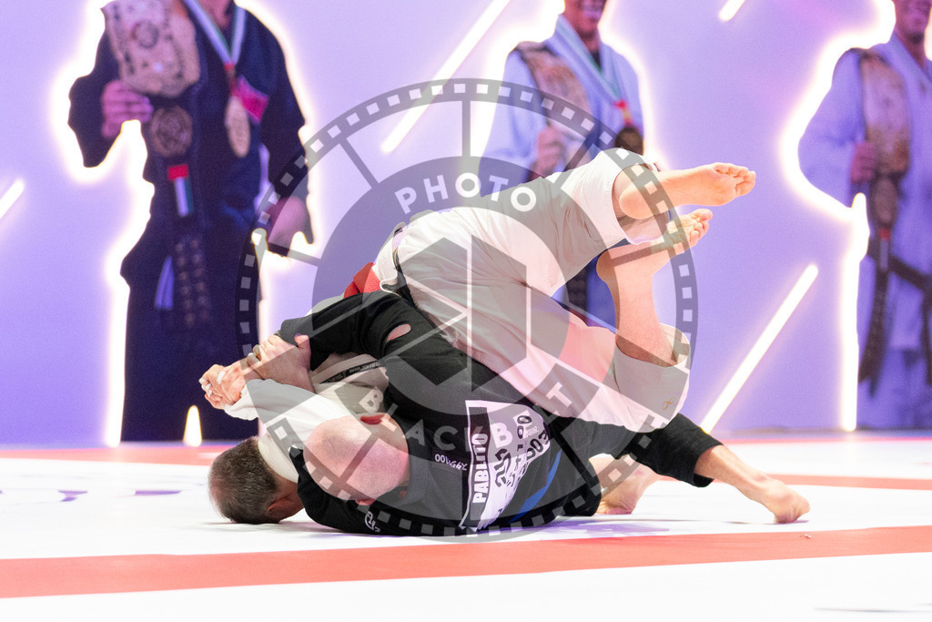 20231106PBB3271-2 | Fighters compete during the AJP World Master Championship in the Mubadala Arena in Abu Dhabi, Arab United Emirates, on November 6, 2023.