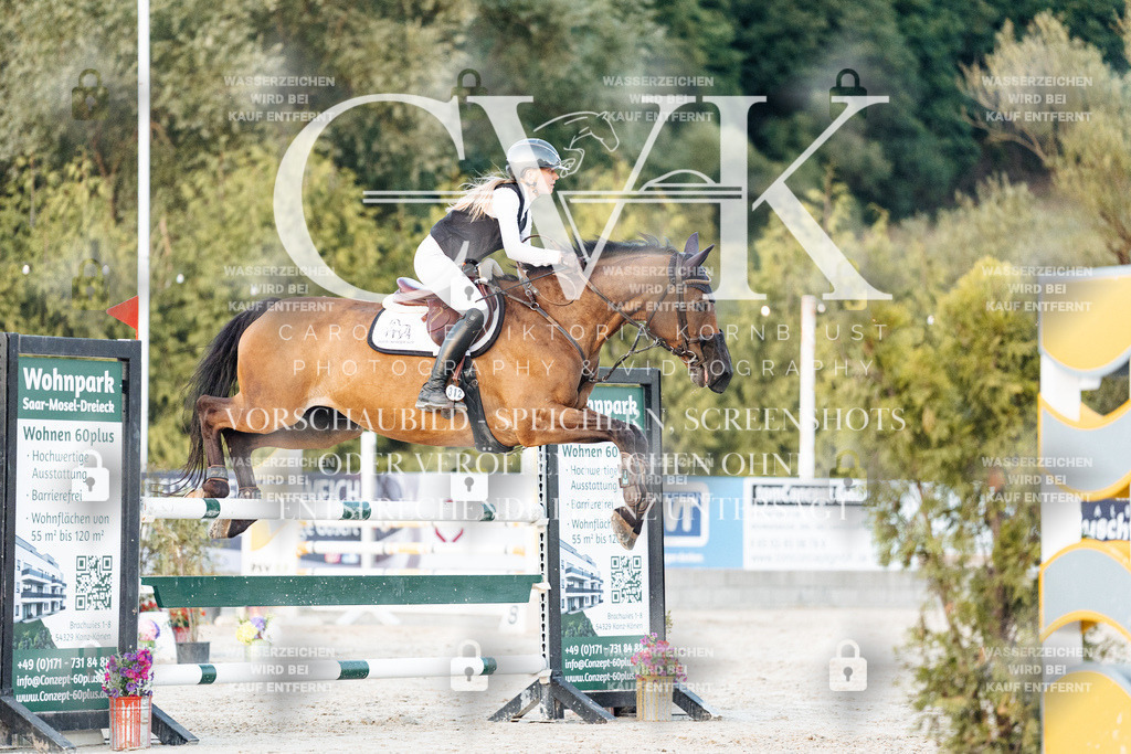 CK901449 | Turnierfotografie Pferdefotografie Trier Rheinland-Pfalz Pferdesport Reitsport Tierfotografie Sportfotografie Pferdevideo Pferdevideografie Equestrianvideography equestrianphotography  - Realisiert mit Pictrs.com