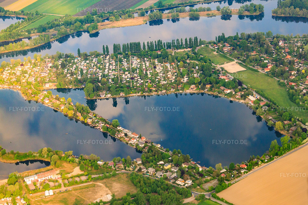 Luftbild: Blaue Adria, Schwanenweiher in Altrip im Bundesland Rheinland-Pfalz in Deutschland. Foto: IMG_40497.jpg vom 24.04.2011 durch Werner Riehm/FLY-FOTO.de