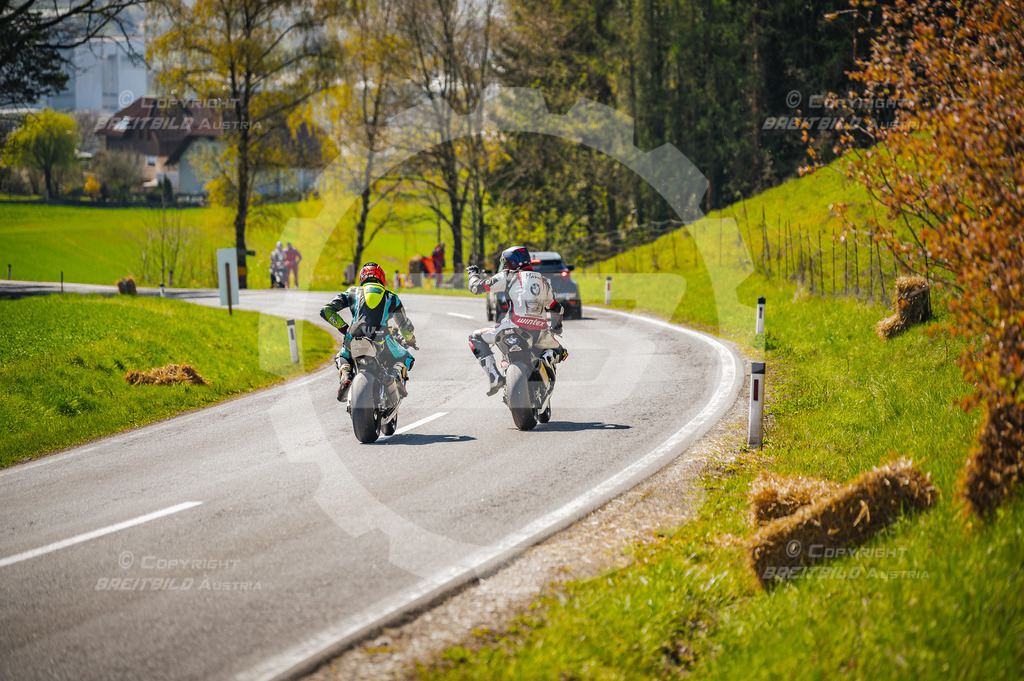 0859 - Bergrennen Landshaag2026 | BREITBILD Austria Webshop

Finde Fotos von: Breitbild, Breitbild Austria, Landshaag, Europeanbikers, KTM, BMW, Bergrennen, Bikeporn, Carporn, Bikes, Cars, Fotografie, Oberösterreich, Österreich, Berufsfotograf, Motorradteile Ganster, Julbach, Pannoniari - Realisiert mit Pictrs.com