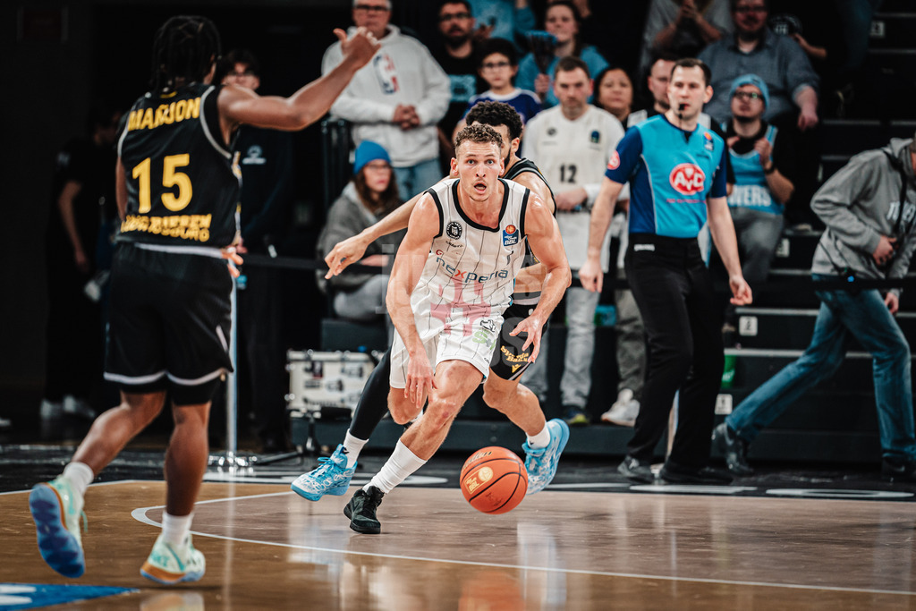 Basketball | Männer | Saison 2024/2025 | easyCredit Basketball Bundesliga | 12. Spieltag | Veolia Towers Hamburg vs. MHP Riesen Ludwigsburg | 21.12.2024 | Brae Ivey (#1, Veolia Towers Hamburg)