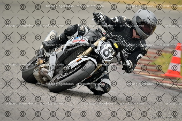 25bt05-0323 | markuskiefer.com - Realisiert mit Pictrs.com