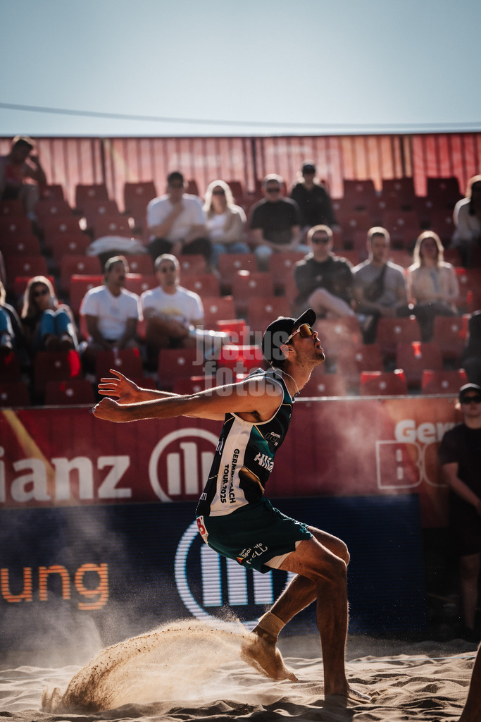 Beachvolleyball | Männer | Allianz German Beach Tour 2025 | Tourstop Düsseldorf | 15.05.2025 | Niklas Held läuft an zum Angriff