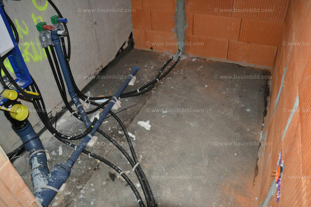 bib-lg15-sanitaer-0090 | Nach LV-Leistungsgruppen sortierte Detailfotos über den Bau eines Hauses. Alle Hausbau-Bilder direkt vom Urheber und Autor der Website Haus-Selber-Bauen.com