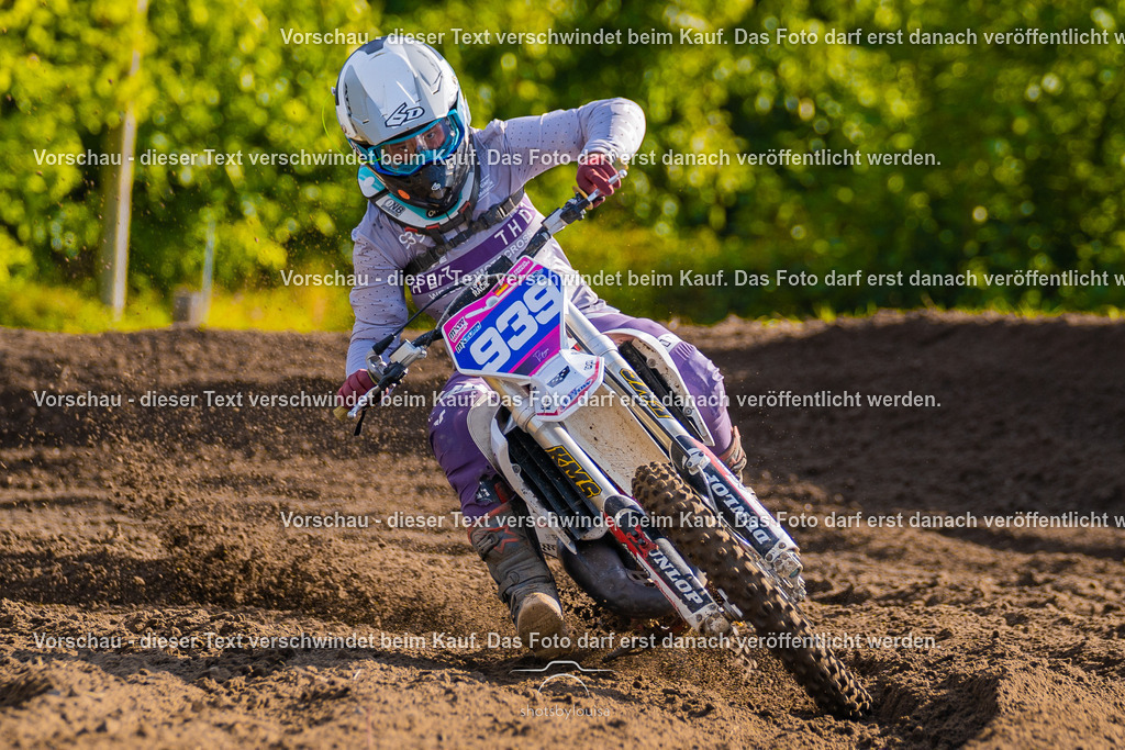 09_20_LM_Schenkenhorst-8149 | Sportfotografin aus Berlin-Brandenburg mit Fokus auf Motocross. Ich halte deine sportliche Leistung und echte Emotionen auf und neben der Strecke professionell fest. Entdecke die Fotos von deinem Rennen und bestelle sie direkt hier im Shop.