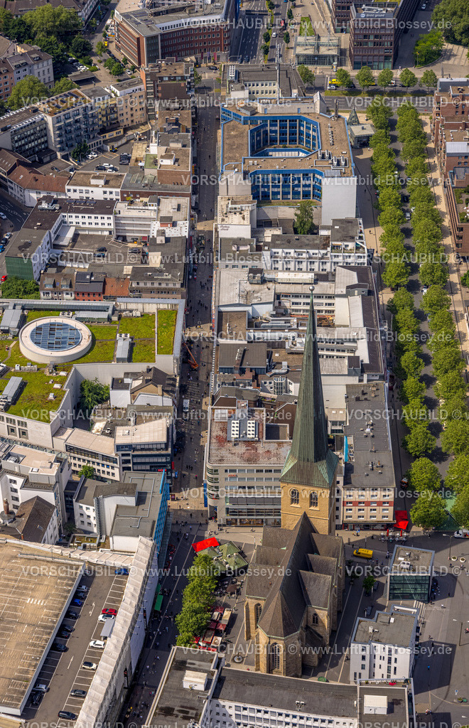 Dortmund240507184 | Luftbild, Einkaufsstraße Fußgängerzone Geschäftshäuser entlang Westenhellweg und Kampstraße mit Baumallee, Petrikirche, Blick zum Westentor Königswall, City, Dortmund, Ruhrgebiet, Nordrhein-Westfalen, Deutschland
