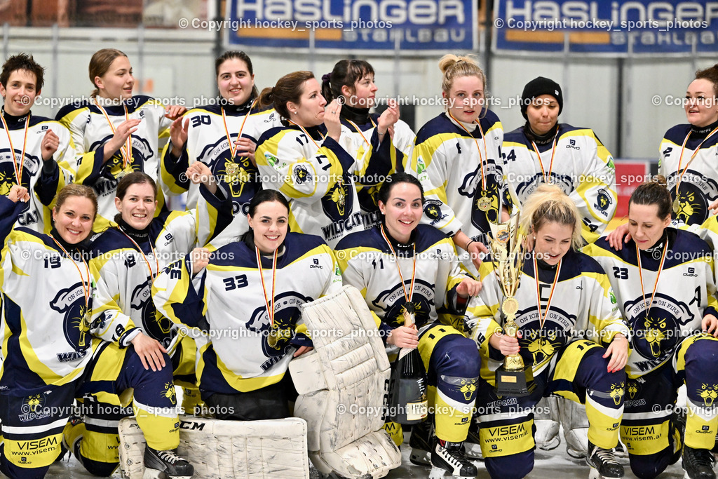 WILDCATS PATERNION & Lady Hawks Siegerehrung-Meisterfeier | Meisterfoto 2024/25 Wildcats Paternion, Mannschaftsfoto Wildcats Paternion, WILDCATS PATERNION &amp; Lady Hawks Siegerehrung-Meisterfeier, WILDCATS PATERNION &amp; Lady Hawks Siegerehrung-Meisterfeier am 12.03.2025 in Steindorf (Ossiachersee Halle), Austria, (Photo by Bernd Stefan)