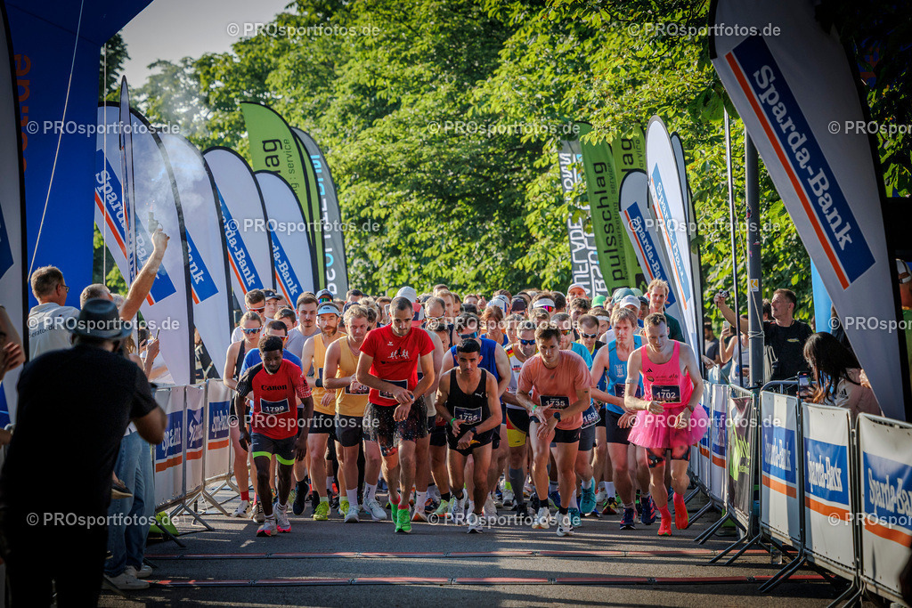 Sparda-Bank Nachtlauf Bonn; Bonn, 18.06.2025 | Impressionen vom Sparda-Bank Nachtlauf Bonn am 18.06.2025 in Bonn (Nordrhein-Westfalen). 