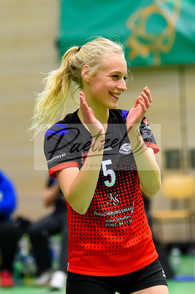 VCOBWA20211106_045 | Volleyball, Frauen:   bei dem Spiel der 3. Liga West zwischen VC Osnabrueck und SV BW Aasee in der Schlosswallhalle am 06.11.2021 in Osnabrueck, Deutschland. - Realisiert mit Pictrs.com