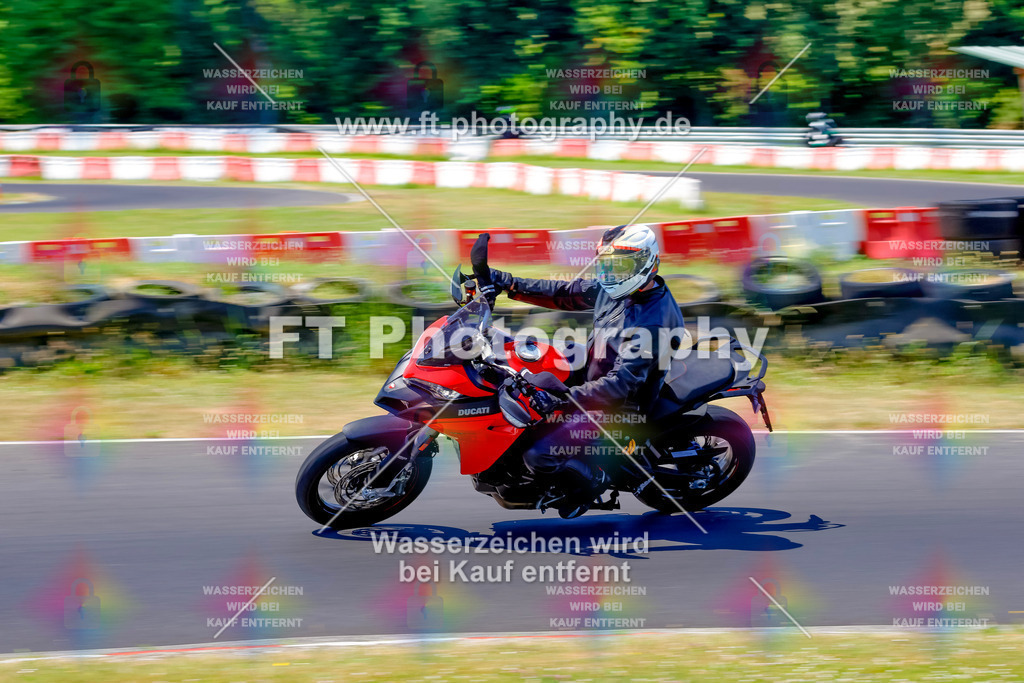 _MOT9395 | Hier findet Ihr Bilder von Touristenfahrten auf der Nürburgring Nordschleife oder von anderen Veranstaltungen die ich besucht habe. Viel Spass beim Durch Schauen 