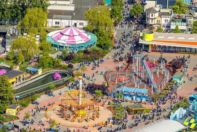 Bottrop230510304Kirchhellen | Luftbild, Movie Park Germany, Freizeitpark zum Thema Film, Achterbahn Backyardigans Mission to Mars, Kettenkarussell Splat-O-Sphere, Fairy World Spin Karussell,  Kirchhellen-Nord-Ost, Bottrop, Ruhrgebiet, Nordrhein-Westfalen, Deutschland