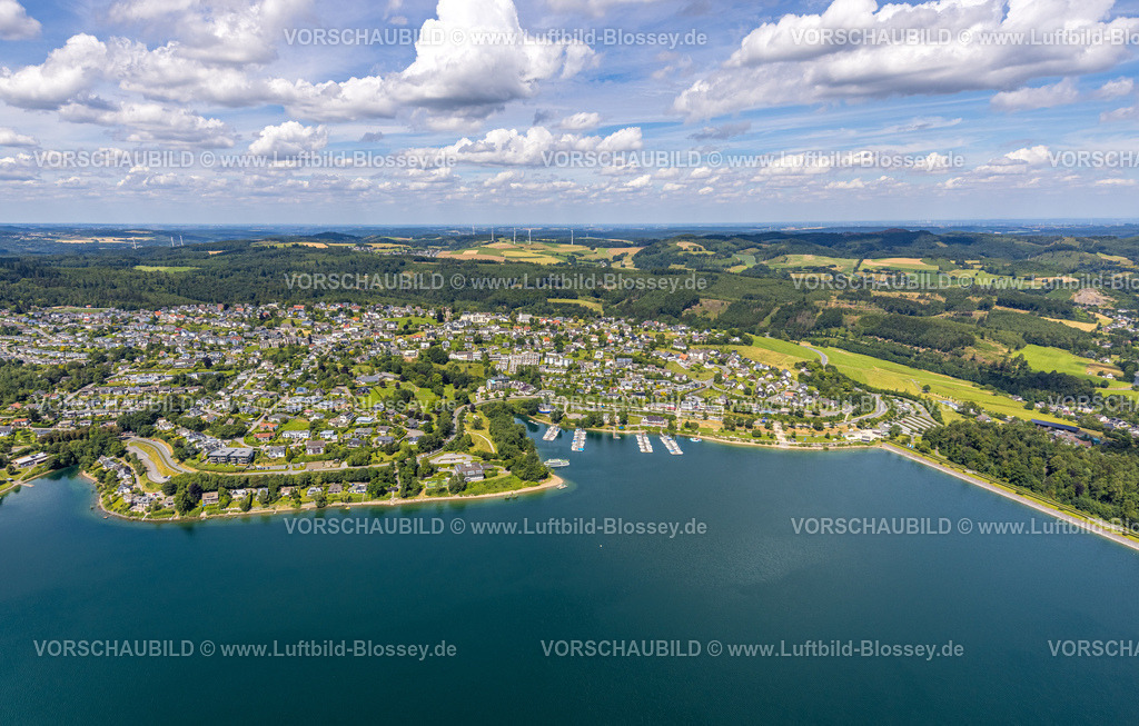 Sundern240708659 | Luftbild, Ortsansicht Langscheid und Sorpesee Uferbereich, Fernsicht und blauer Himmel mit Wolken, Langscheid, Sundern, Sauerland, Nordrhein-Westfalen, Deutschland