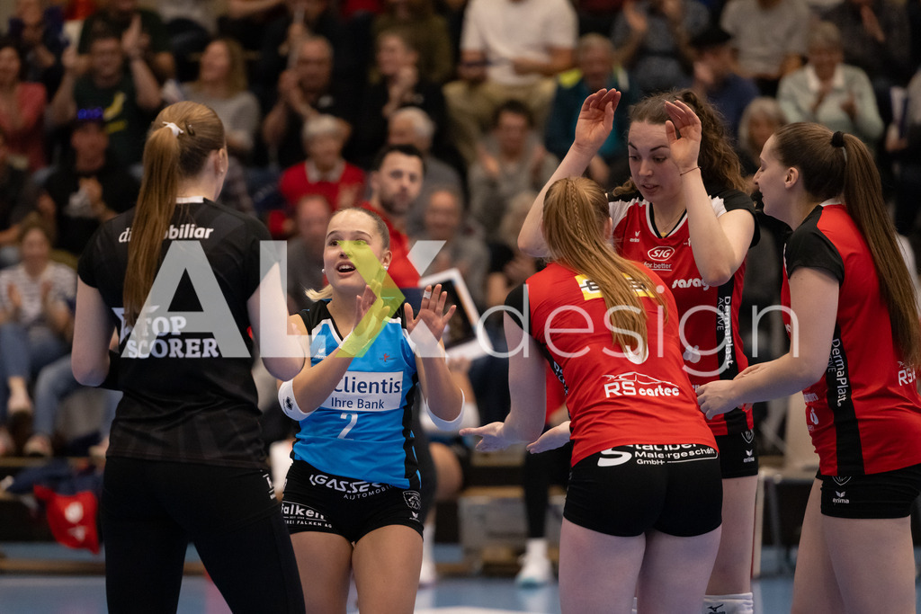 Volleyball I Frauen I Saison 2025-2026 I Volleyball NLA | Women I 1/2 Finals I  VC Kanti Schaffhausen - Sm'Aesch Pfeffingen I 22.03.2026 | VC Kanti Spielerinnenkreis - Realisiert mit Pictrs.com