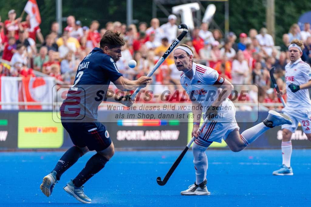 Final4_20250531-1753-HK108124 | Krefeld, Deutschland, 31.05.2025:  Feldhockey Final4 2025 – „Deutsche Feldhockey-Meisterschaften 2025“ im Gerd-Wellen-Hockeyanlage am 31.05.2025 in Krefeld, Deutschland. (Foto von Kramhöller/Fehrmann/Kaste)Krefeld, Germany, 31.05.2025: Feldhockey Final4 2025 – „Deutsche Feldhockey-Meisterschaften 2025“ in Gerd-Wellen-Hockeyanlage at 31.05.2025 in Krefeld, Deutschland. (Foto from Kramhöller/Fehrmann/Kaste)