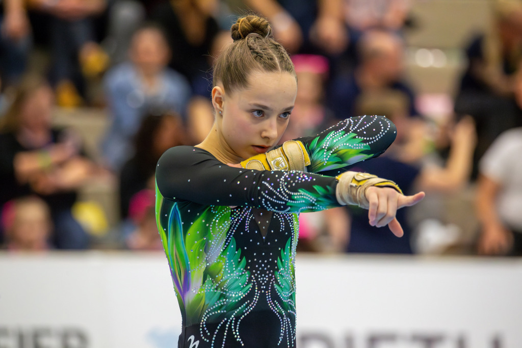 Deutsche Turnliga (Bundesliga) der Frauen, 1. Wettkampftag 2025 in Mannheim***Jesenia Schäfer (TSV Tittmoning-Chemnitz) am Boden | Deutsche Turnliga (Bundesliga) der Frauen, 1. Wettkampftag 2025 in Mannheim***Jesenia Schäfer (TSV Tittmoning-Chemnitz) am Boden - Realisiert mit Pictrs.com