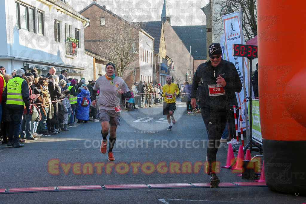 241201_1226_EX1_2145 | Sportfotografie im Rhein-Sieg Kreis, Köln, Bonn, NRW, Rheinland Pfalz, Hessen, etc. Unser Tätigkeitsfeld umfasst den Laufsport vom Volkslauf über den Marathon, Duathlon, Triathon bis zum Ultralauf wie Kölnpfad Ultra oder Schindertrail.
