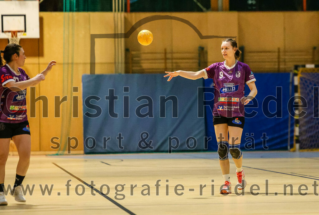 2024-02-10_023_SpVgg_Altenerding_gegen_SVA_Palzing | Erding, Deutschland, 10.02.2024:
Handball, Bezirksoberliga Frauen Altbayern 2023 / 2024, 14. Spieltag, SpVgg Altenerding gegen SVA Palzing, Endergebnis: 27:28

Katharina Künstner (SpVgg Altenerding, #23), Julia Kranich (SpVgg Altenerding, #9)Frederking, Jana

Foto: Christian Riedel / fotografie-riedel.net