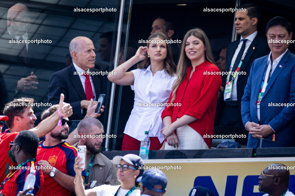 FOOTBALL : Argentine vs Espagne – Finale de la Coupe du Monde FIFA 2026. New York New Jersey Stadium, East Rutherford, New Jersey, États-Unis. 19/07/2026. | La princesse des Asturies Leonor de Bourbon et l'infante Sofía de Bourbon assistent à la finale de la Coupe du Monde de la FIFA 2026 entre l'Argentine et l'Espagne au New York New Jersey Stadium, à East Rutherford, dans le New Jersey, le 19 juillet 2026, aux États-Unis.