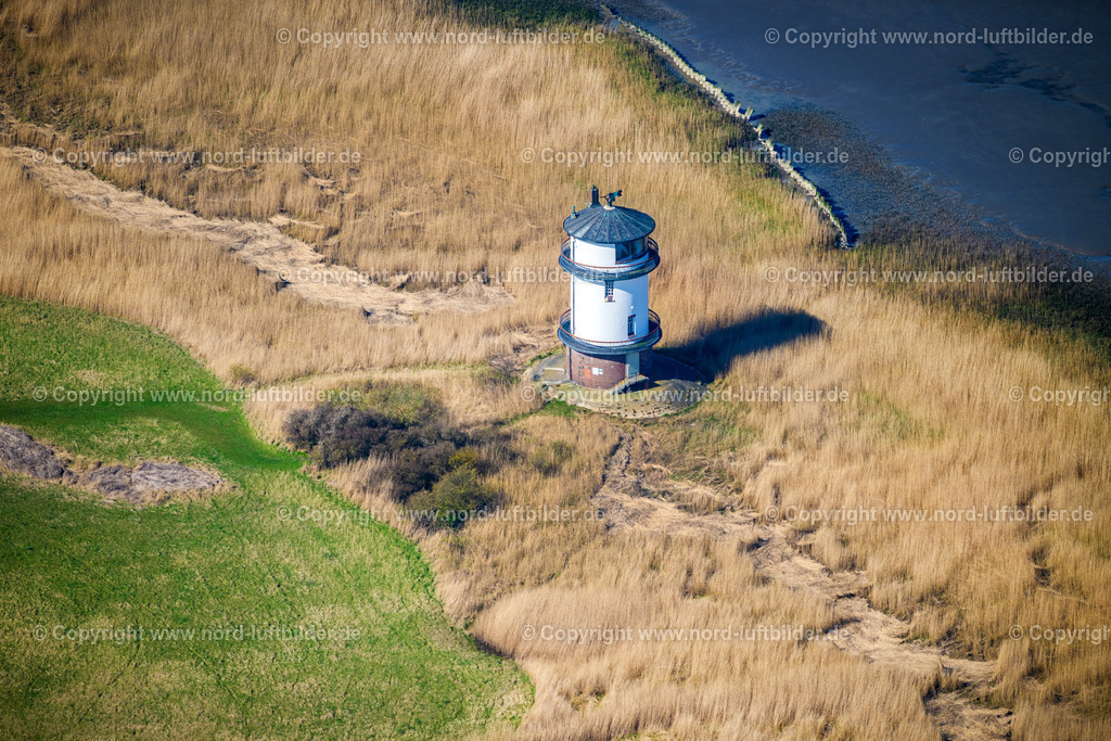 Balje_Unterfeuer_Seezeichen_ELS_2640060423 | BALJE 06.04.2023 Ehemaliger Leuchtturm und neues Oberfeuer Seefahrtszeichen an der Elbe in Balje im Bundesland Niedersachsen, Deutschland. // Former lighthouse and new Oberfeuer maritime sign on the Elbe in Balje in the state Lower Saxony, Germany. Foto: Martin Elsen