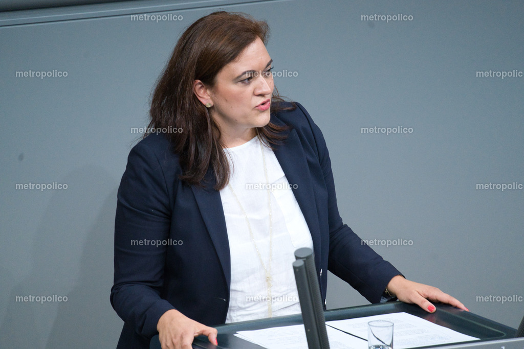 Franziska Hoppermann (4) | Metropolico