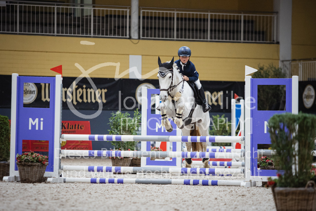 221112_Warstein_E-Stil-450 | Deine schönsten Turniermomente als professionelle Fotos! Entdecke hochwertige Pferdesport-Fotografie im Online-Shop. Jetzt Fotos finden & bestellen!