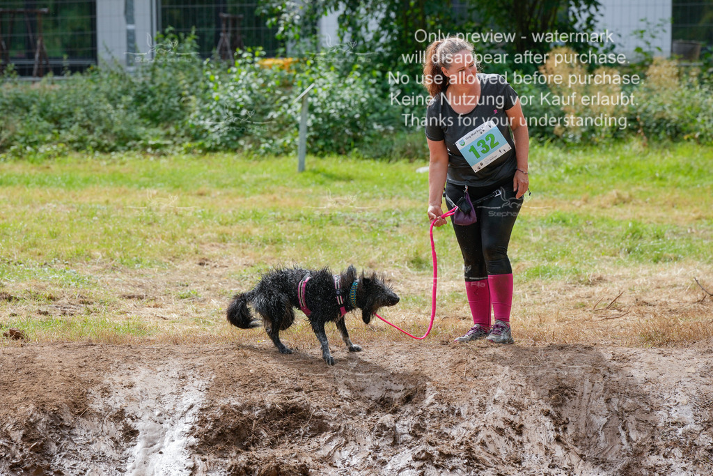 Schlamm_mit_Hund (367 von 460) | stephaniefillaphotographie - Realisiert mit Pictrs.com