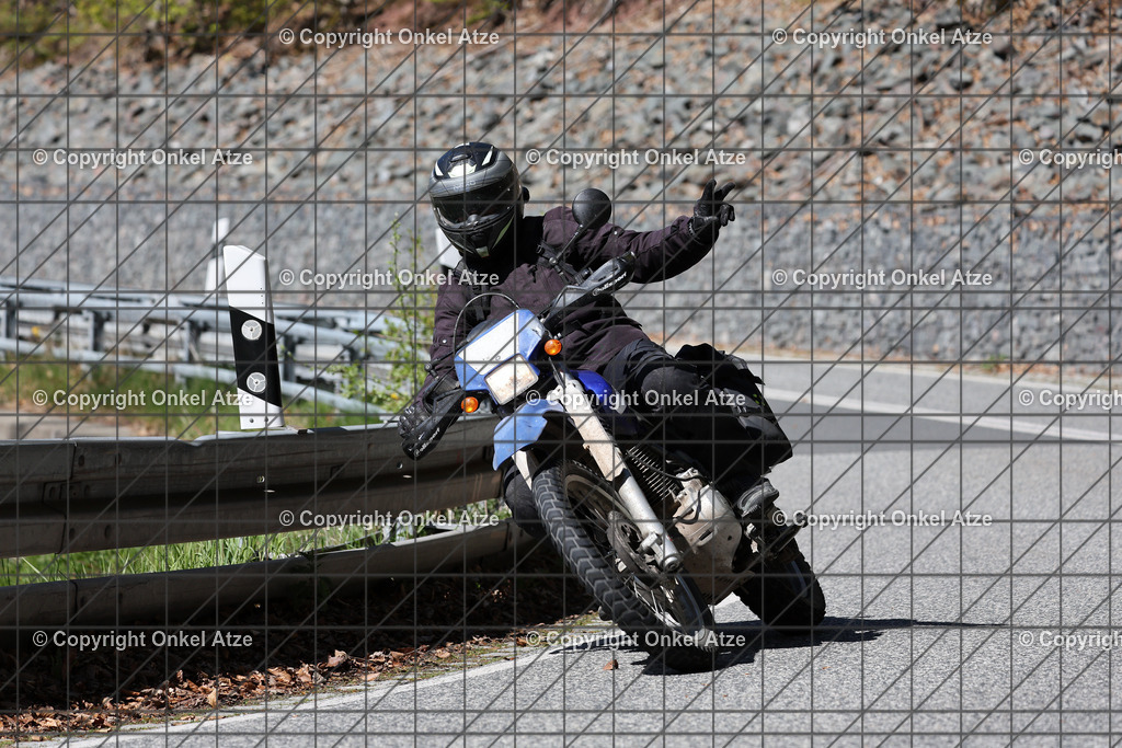 IMG_8010 | Fotograf am Kyffhäuser. Onkel Atze. Kyffhäuser Rennstrecke. Café36. Motorsportfotografie. - Realisiert mit Pictrs.com