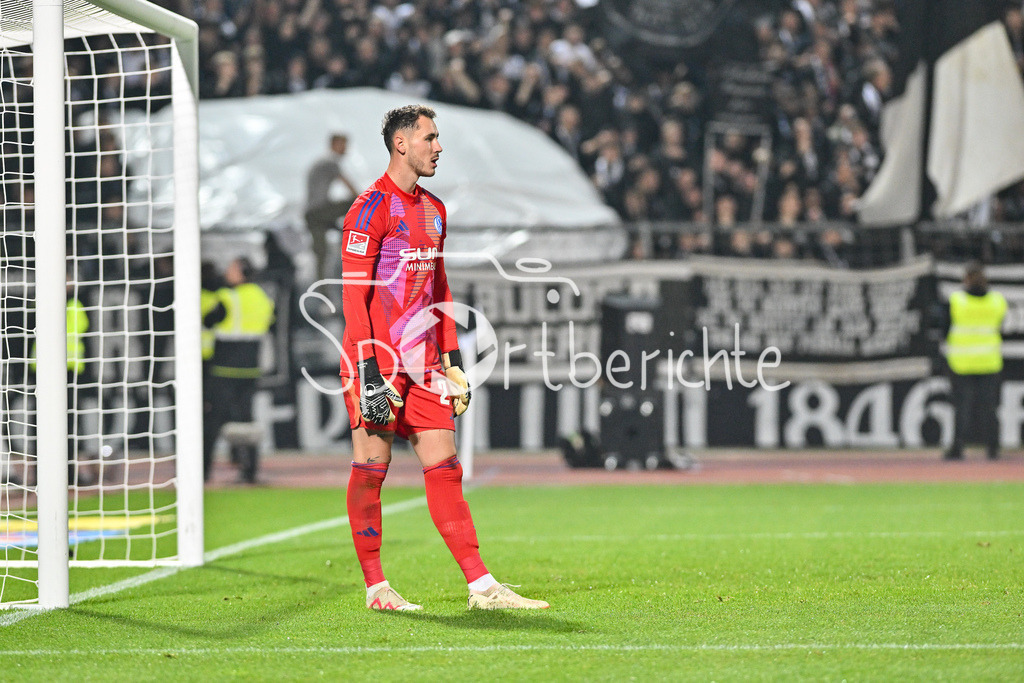 SSV Ulm 1846 Fussball - FC Schalke 04 | Im Bild Justin HEEKEREN (FC Schalke #28) / Freisteller / Einzelfoto / 2. Bundesliga: SSV Ulm 1846 Fussball - FC Schalke 04, Donaustadion am 01.11.2024