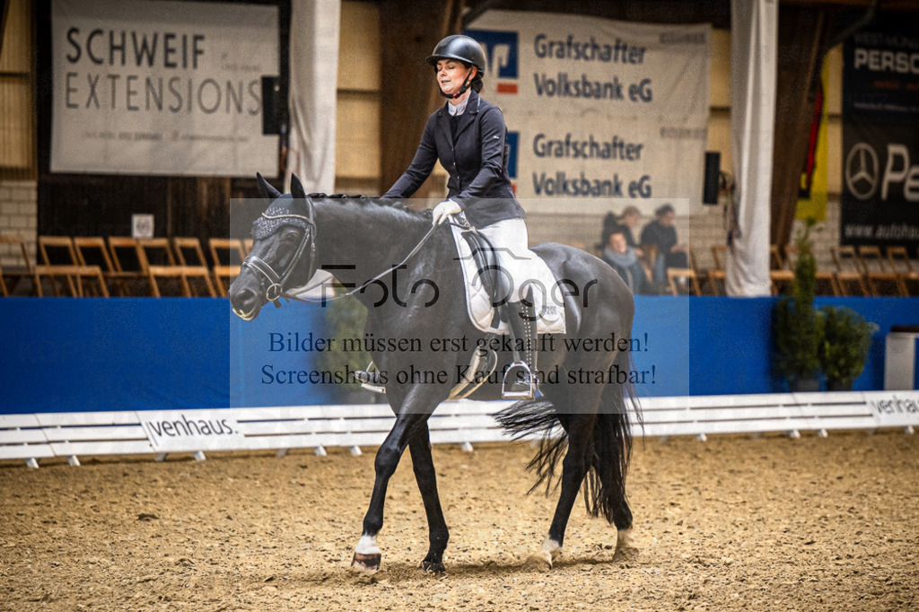 DOS_2290 | Entdecke hochwertige Reitturnierfotos von Foto Oger. Professionell, emotional und authentisch – jetzt Lieblingsmomente im Shop bestellen.Deutschlandweite Turnierfotografie. - Realisiert mit Pictrs.com