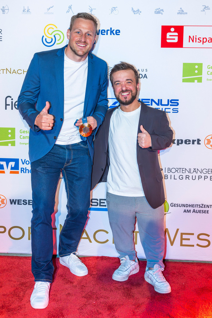 top-top.de 260306-264 | Foto, Video, Fotografie, Videografie, Fotobox, DJ, Discjockey, Musik, Musikbox, Veranstaltung, Photobooth, Amazon, Ebay, Buchtipp, Bestseller, Autor, Verlag, Buch, Wesel, Hamminkeln, NRW, Dinslaken, Rees, Drohne, Hochzeit, Party, Fotobox, Wesel, Fotograf