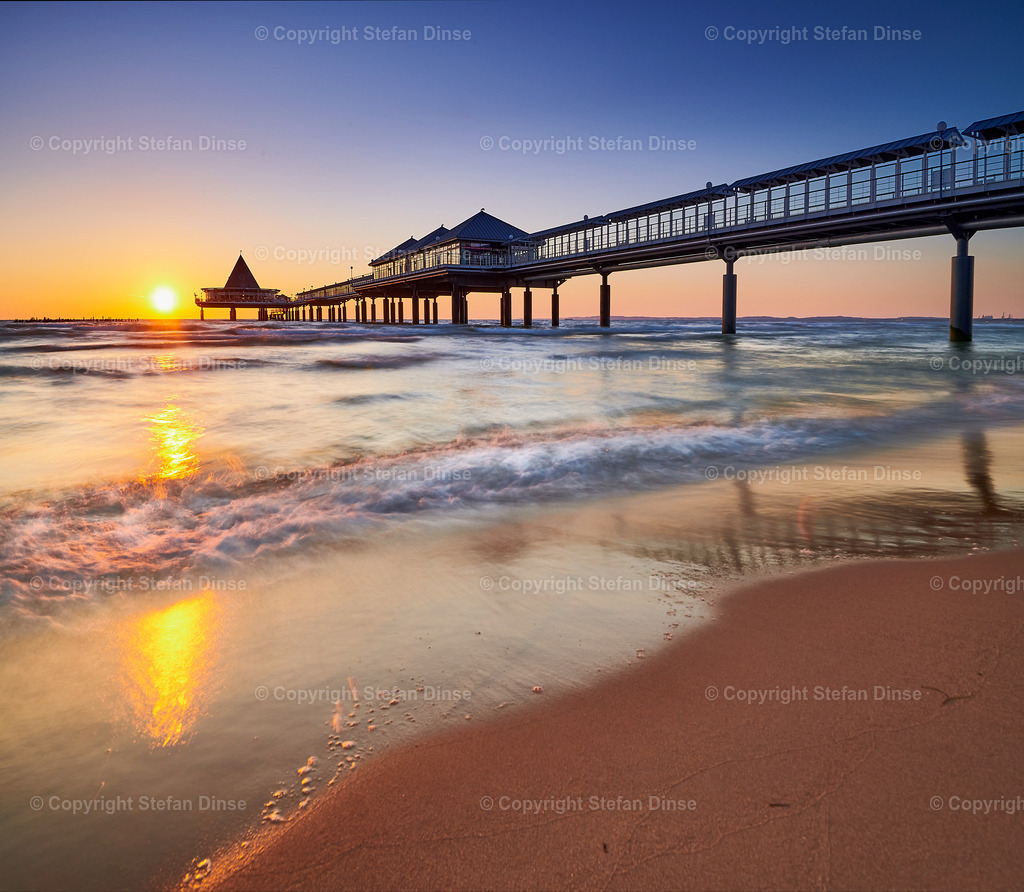 ig-hering | Findlinge im Eis, Zeesenboote bei der Traditionsregatta, eine Seebrücke im Sonnenaufgang - mit den Bildern aus dieser Galerie erhalten Sie wunderschöne Aufnahmen über das ganze Jahr. Ein tolles Produkt zum Verschenken, Werben oder zum Träumen vom nächsten - Realisiert mit Pictrs.com