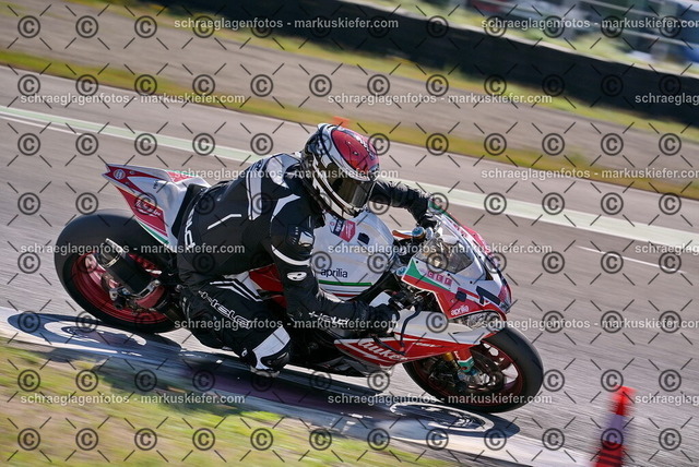 26bt05-0034 | markuskiefer.com - Realisiert mit Pictrs.com