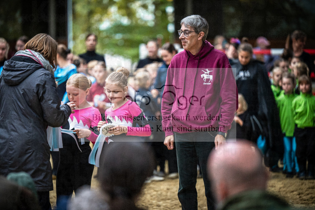 DOS_0288 | Entdecke hochwertige Reitturnierfotos von Foto Oger. Professionell, emotional und authentisch – jetzt Lieblingsmomente im Shop bestellen.Deutschlandweite Turnierfotografie. - Realisiert mit Pictrs.com