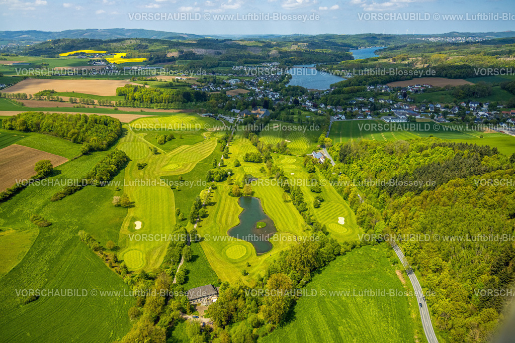 Sundern230505091 | Luftbild, Golfplatz Amecke, 9-Loch Platz, Sorpesee im Hintergrund, Amecke, Sundern, Sauerland, Nordrhein-Westfalen, Deutschland