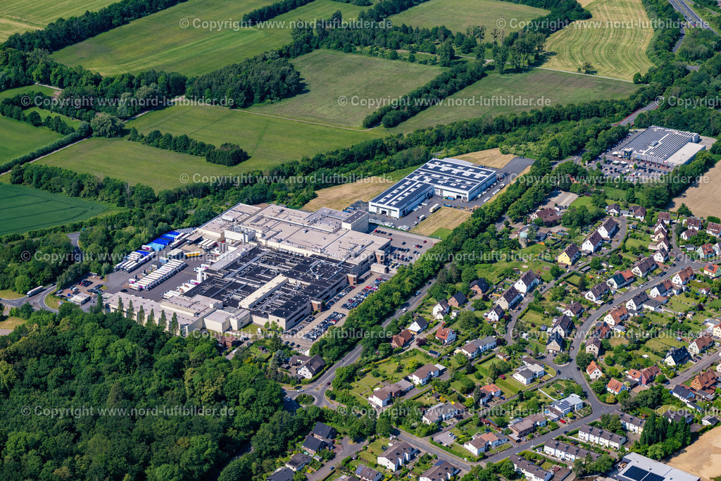 Bückeburg_Bauerngut_Fleisch_und_Wurstwaren_GmbH_ELS_0736050623 | BüCKEBURG 05.06.2023 Gebäude und Produktionshallen auf dem Lebensmittelhersteller- Werksgelände " Bauerngut Fleich und Wurstwaren GmbH " an der Straße Hasengarten in Bückeburg im Bundesland Niedersachsen, Deutschland. Weiterführende Informationen bei: EDEKA Minden-Hannover Stiftung & Co. KG. // Buildings and production halls on the food manufacturer's premises " Bauerngut Fleich and Wurstwaren GmbH " on street Hasengarten in Bueckeburg in the state Lower Saxony, Germany. Further information at: EDEKA Minden-Hannover Stiftung & Co. KG. Foto: Martin Elsen