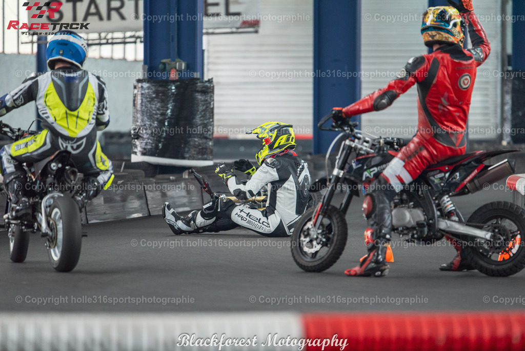 17_11_24racetrck.1150-15 | Sportfotografie , Motorsport, Motoross, Reitsport, Mointainbike, Enduro,
Landschaft , Outdoor, Eventfotografie, Landschaft, Bilder online bestellen - Realisiert mit Pictrs.com