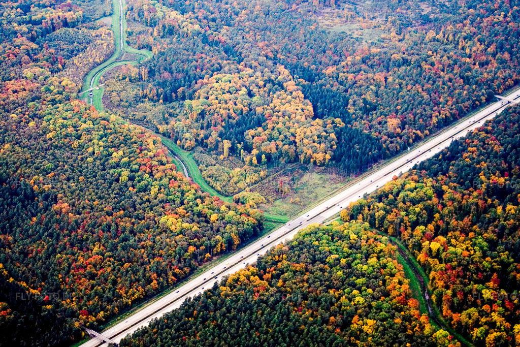 Luftbild: A5 überquert den Kriegbach im Ortsteil Bad Langenbrücken in Bad Schönborn im Bundesland Baden-Württemberg in Deutschland. Foto: IMG_14167.jpg vom 12.10.2008 durch Werner Riehm/FLY-FOTO.de