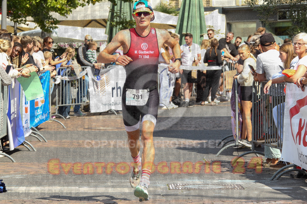250824_1450_EV4_2285 | Sportfotografie im Rhein-Sieg Kreis, Köln, Bonn, NRW, Rheinland Pfalz, Hessen, etc. Unser Tätigkeitsfeld umfasst den Laufsport vom Volkslauf über den Marathon, Duathlon, Triathon bis zum Ultralauf wie Kölnpfad Ultra oder Schindertrail.