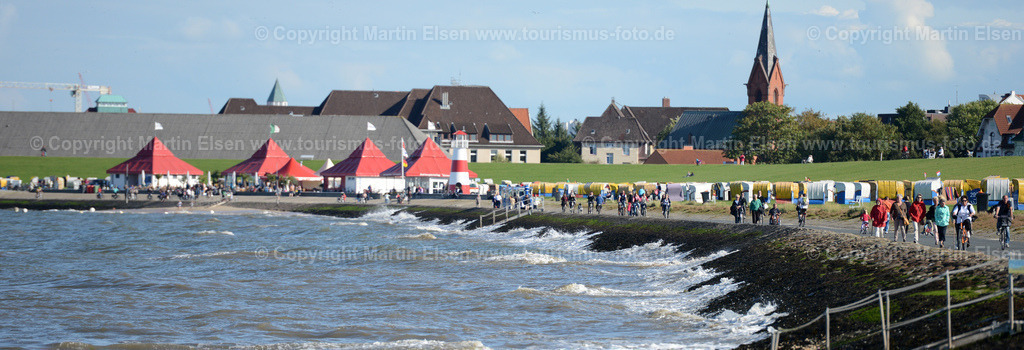 Cuxhaven_ELS_8547140831aa | Cuxhaven - Aufnahmedatum: 26.08.2014, Aufnahmehöhe:  m, Koordinaten:  - , Bildgröße: 7360 x  2516 Pixel - Copyright 2014 by Martin Elsen, Kontakt: Tel.: +49 157 74581206, E-Mail: info@schoenes-foto.deSchlagwörter:Promenade,Grimmershörn,Ferien,Kurort,Strand,Tourismus,Urlaub, - Realisiert mit Pictrs.com