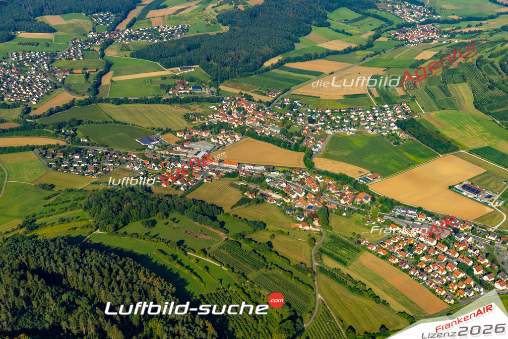 Das Luftbild zeigt :  Igensdorf - Die Luftaufnahme wurde 2024 vom UL-Flugzeug aus erstellt ( keine Drohne ) - Hochauflösende Luftaufnahme - Für grossformatige Ausdrucke geeignet. Die Geschenkidee !Mit Lizenz und Bildrechte bestellbar