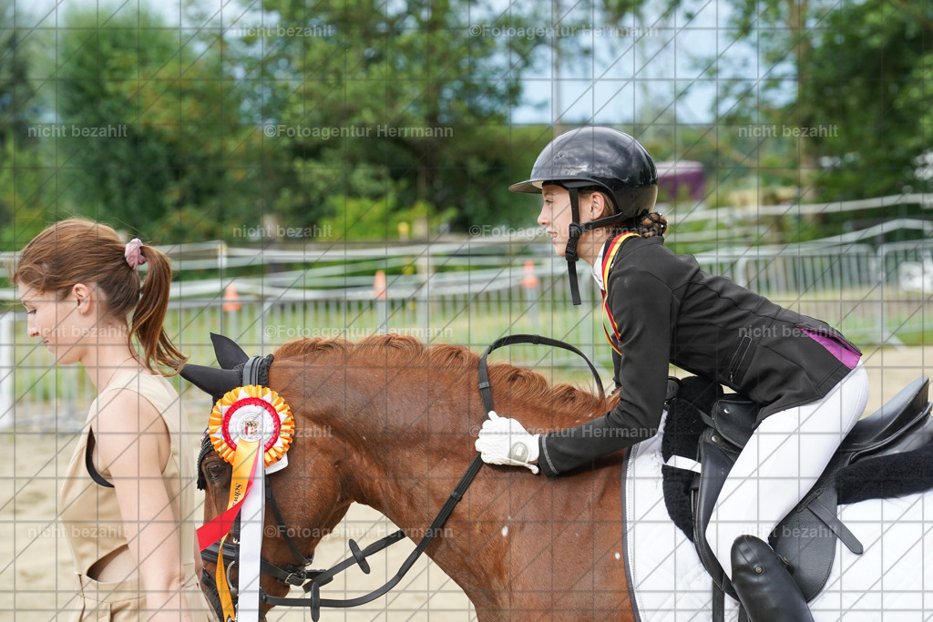 20240630-FAH02582 | Turnierbilder Schwabmünchen, Dressurbilder, Springreitturnier, Reitsportbilder, Turnierfotografen Bayern, Turnierfotograf